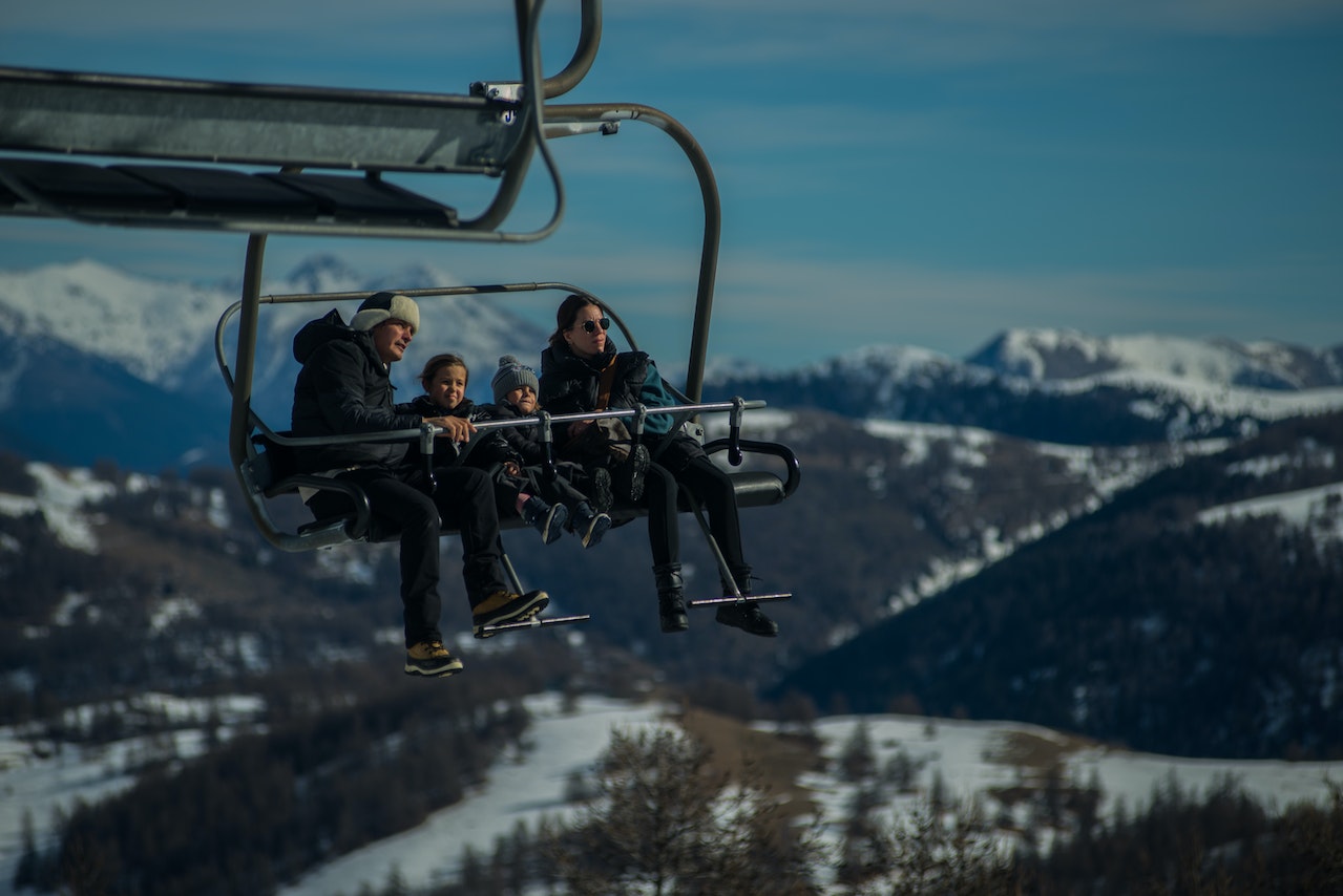 Pani na snowboardzie